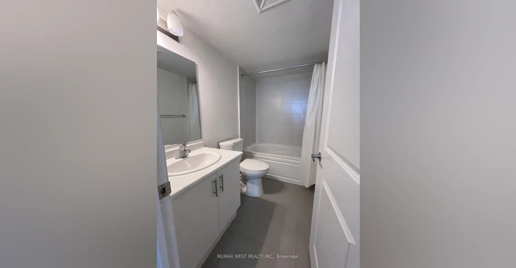 18-95 Eastwood Park Gardens, Toronto, ON, M8W 0B9 - 7