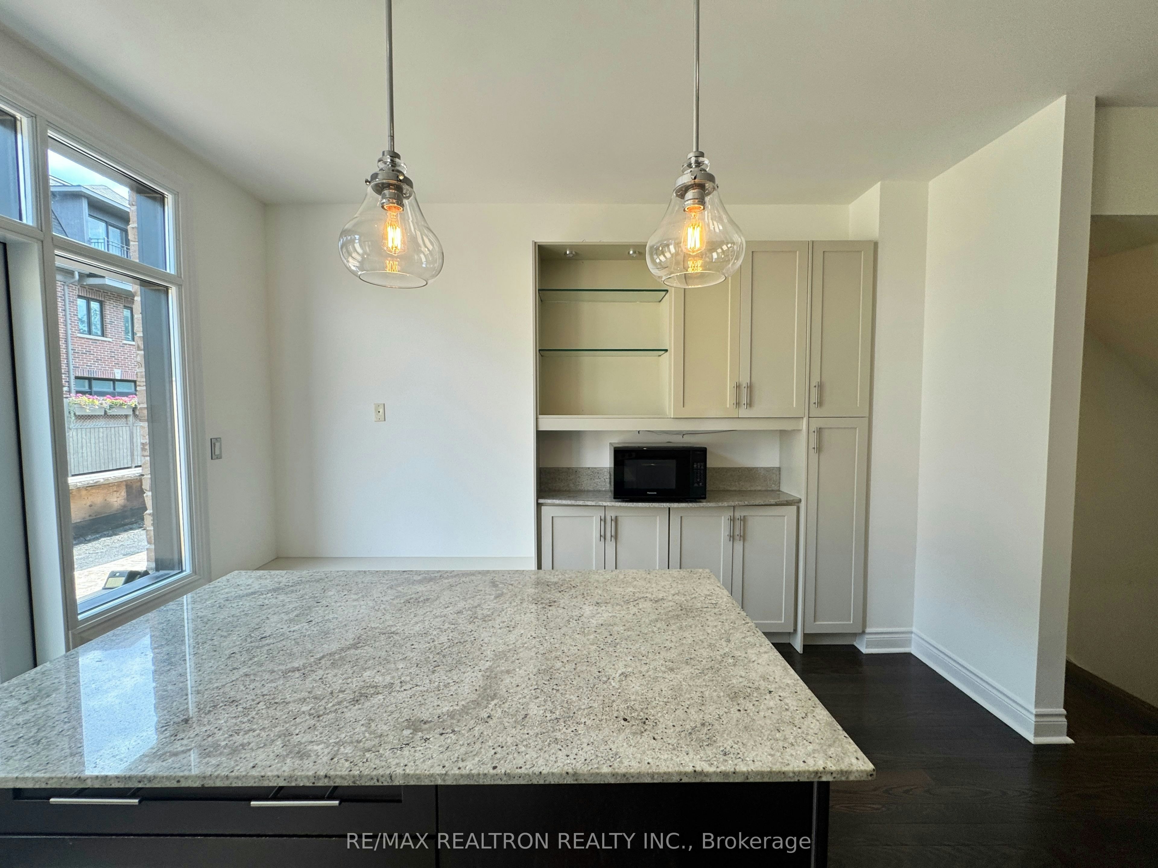 54 Cormier Heights, Toronto, ON, M8Z 0B5 - 6