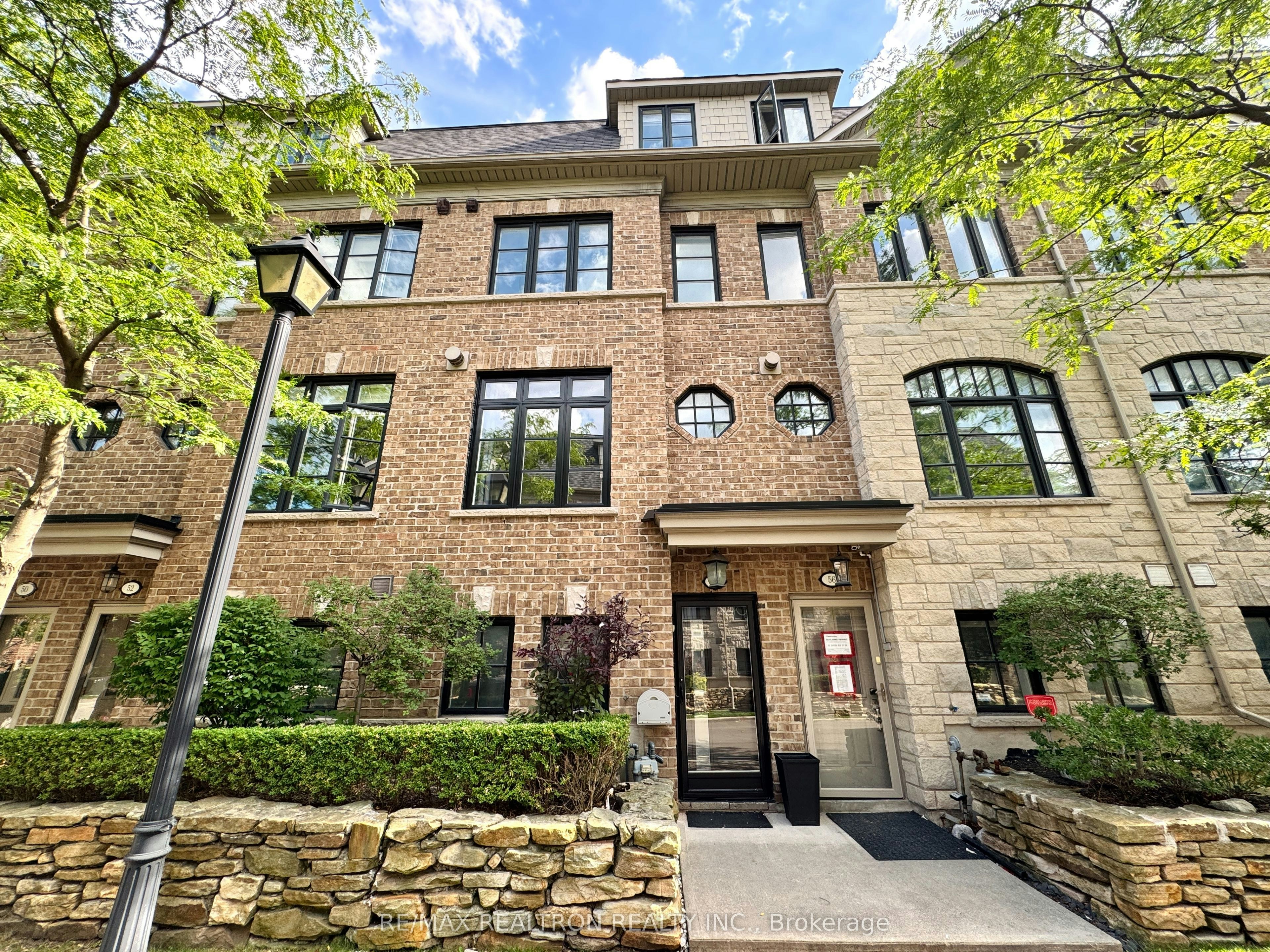 54 Cormier Heights, Toronto, ON, M8Z 0B5