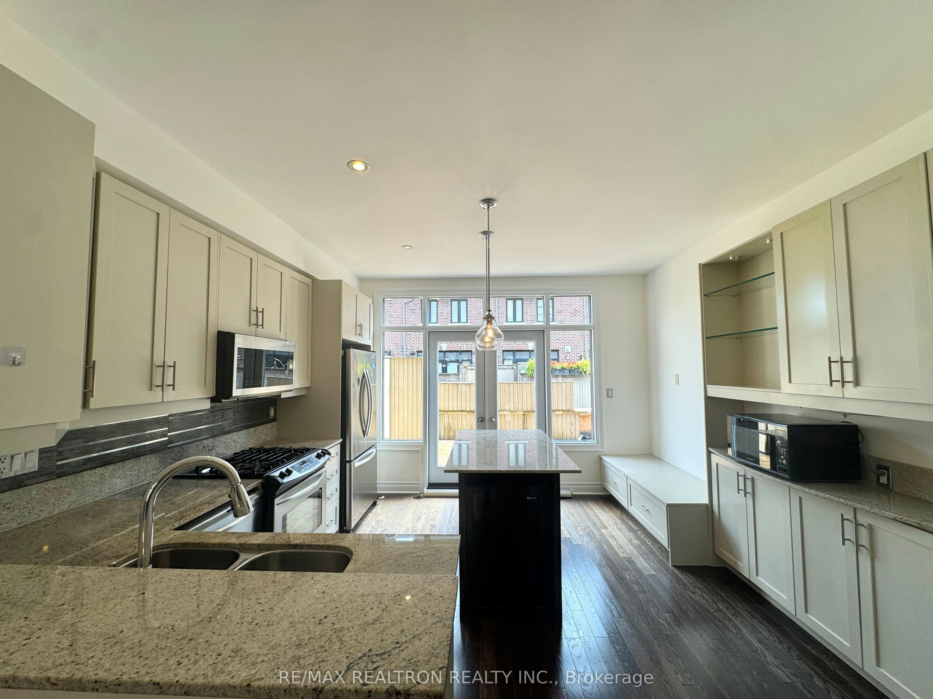 54 Cormier Heights, Toronto, ON, M8Z 0B5 - 3