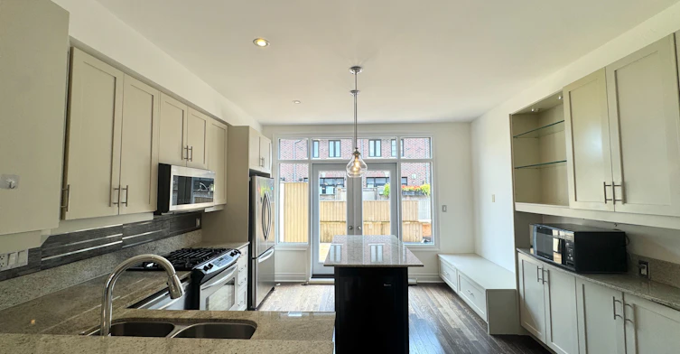 54 Cormier Heights, Toronto, ON, M8Z 0B5 - 3