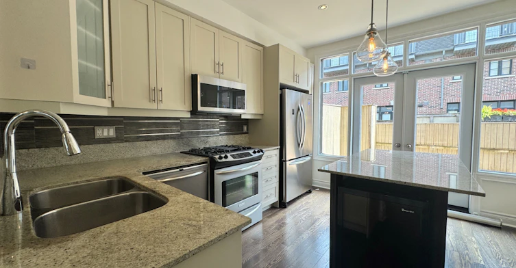 54 Cormier Heights, Toronto, ON, M8Z 0B5 - 4