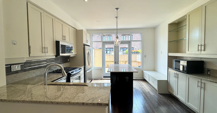 54 Cormier Heights, Toronto, ON, M8Z 0B5 - 2