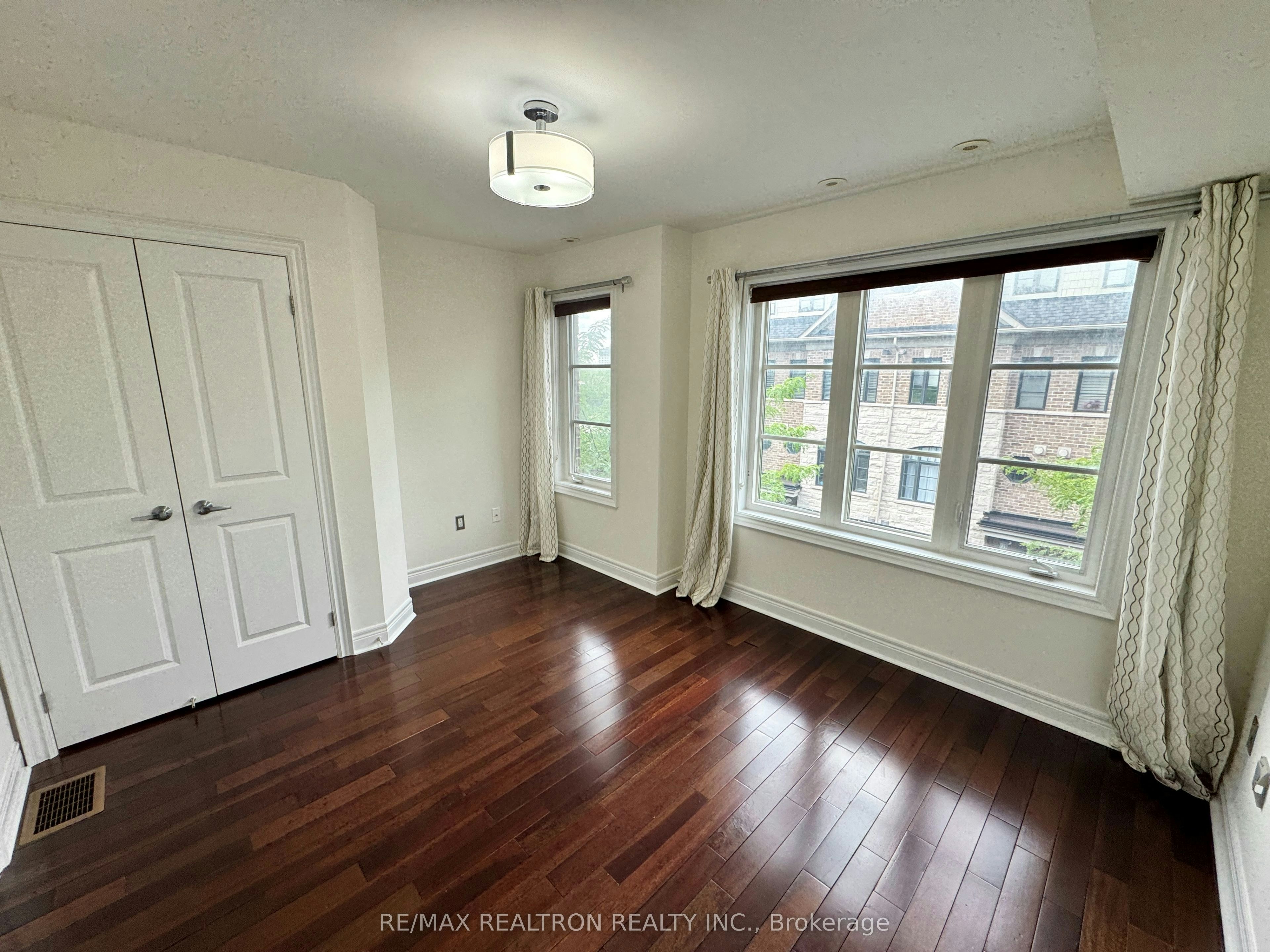54 Cormier Heights, Toronto, ON, M8Z 0B5 - 16
