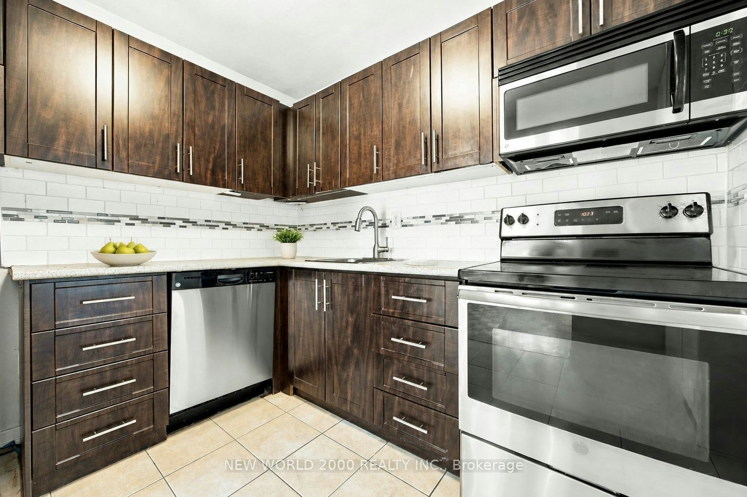 202-2300 Marine Drive, Oakville, ON, L6L 1C3