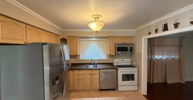 Upper-37 Carlyle Crescent, Brampton, ON, L6W 2Y9 - 2