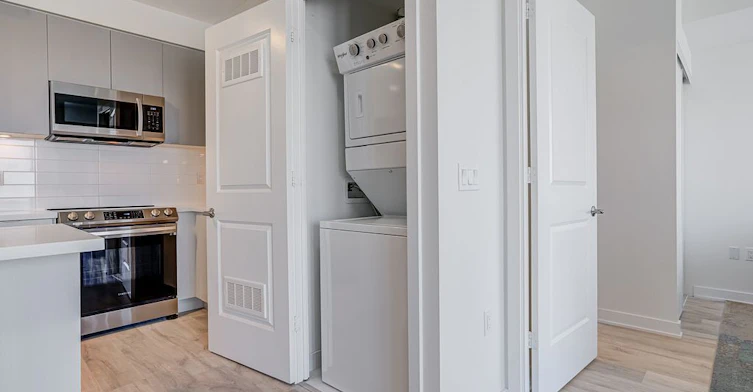 1901B-4655 Metcalfe Avenue, Mississauga, ON, L5M 0Z7 - 17