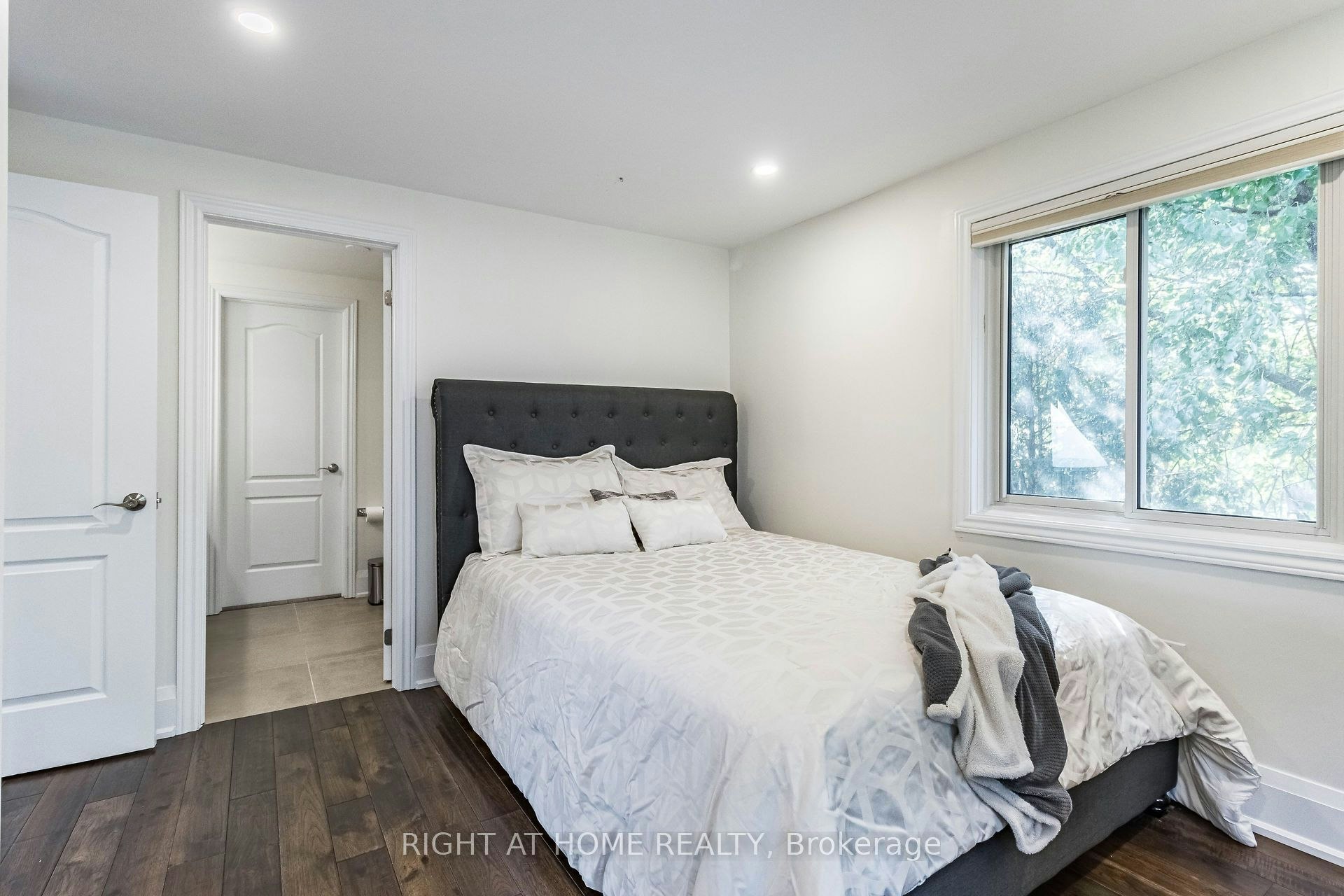 2463 Rebecca Street, Oakville, ON, L6L 2B1 - 32
