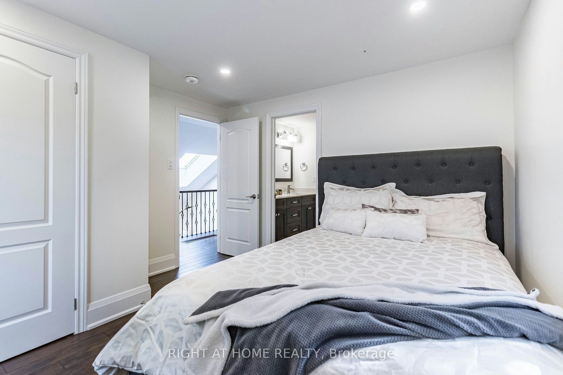 2463 Rebecca Street, Oakville, ON, L6L 2B1 - 33