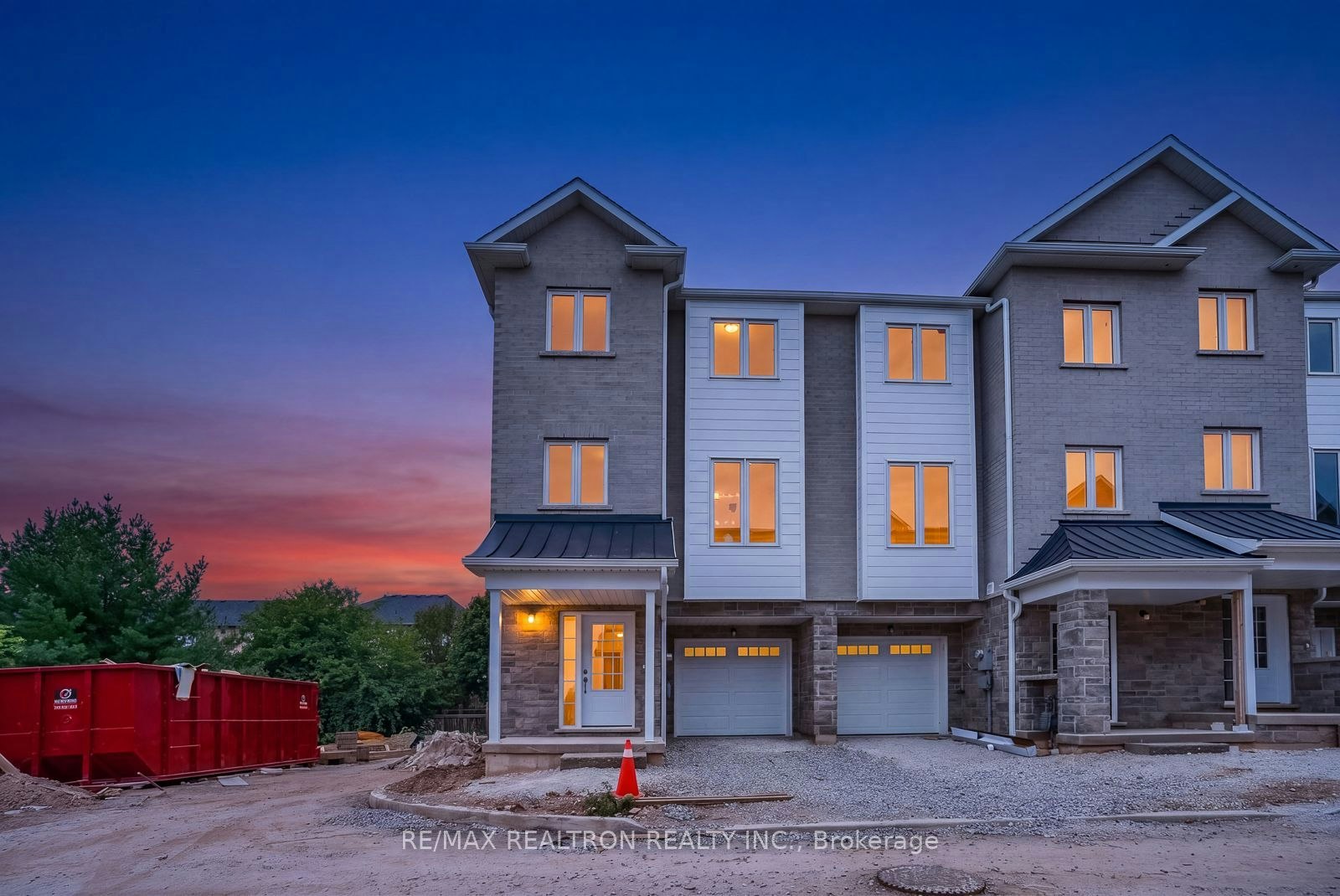 5261 Heeks Common, Burlington, ON, L7L 7B6