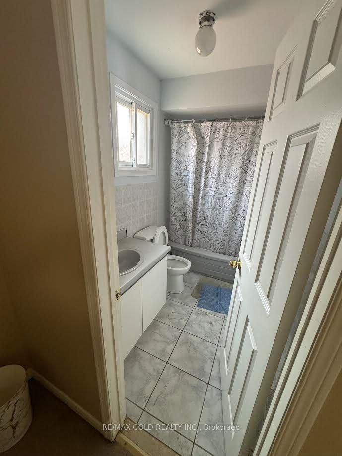 198 Harrowsmith Drive, Mississauga, ON, L5R 1R9 - 3