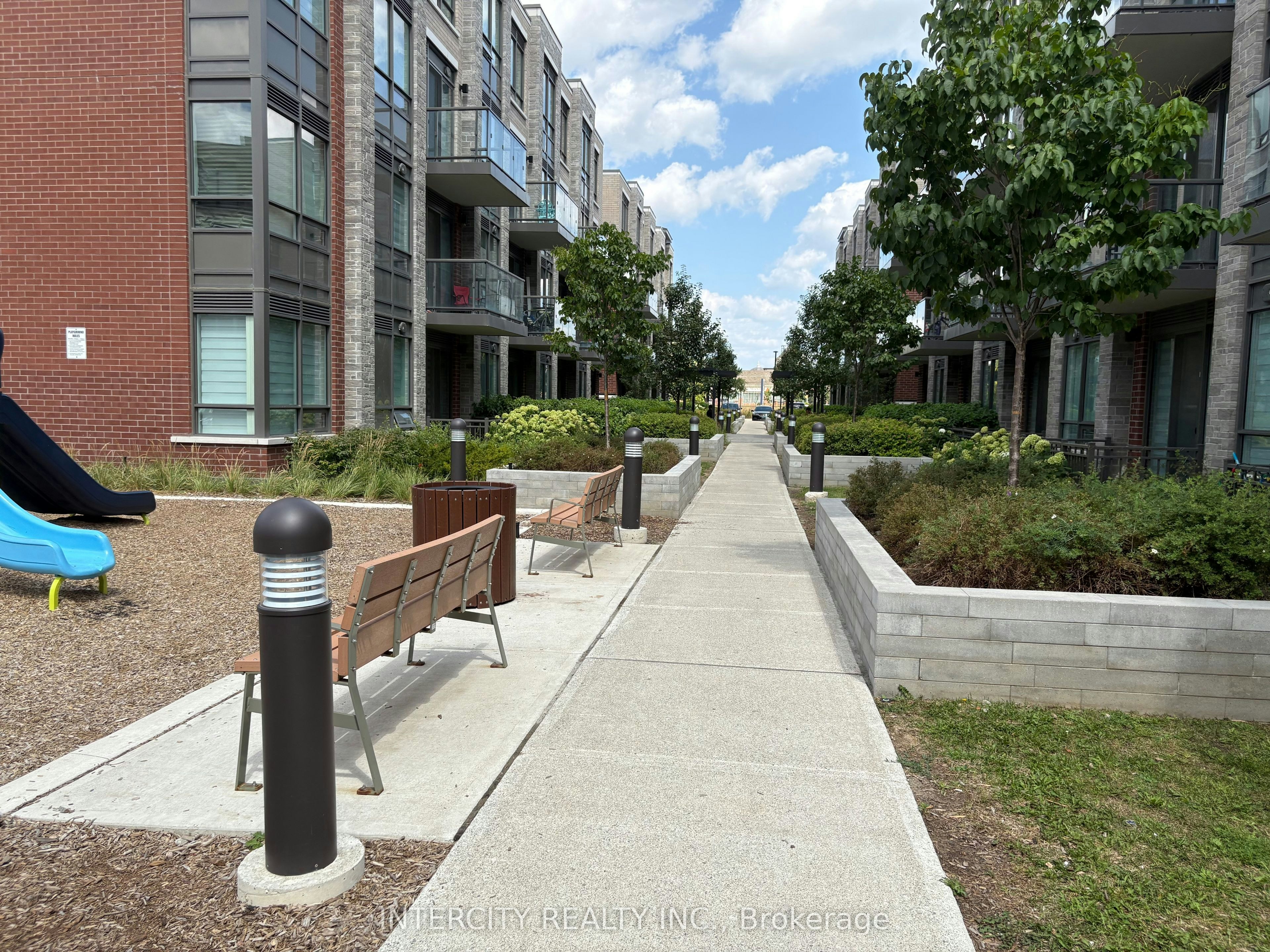 355-75 Attmar Drive, Brampton, ON, L6P 0Y6 - 4