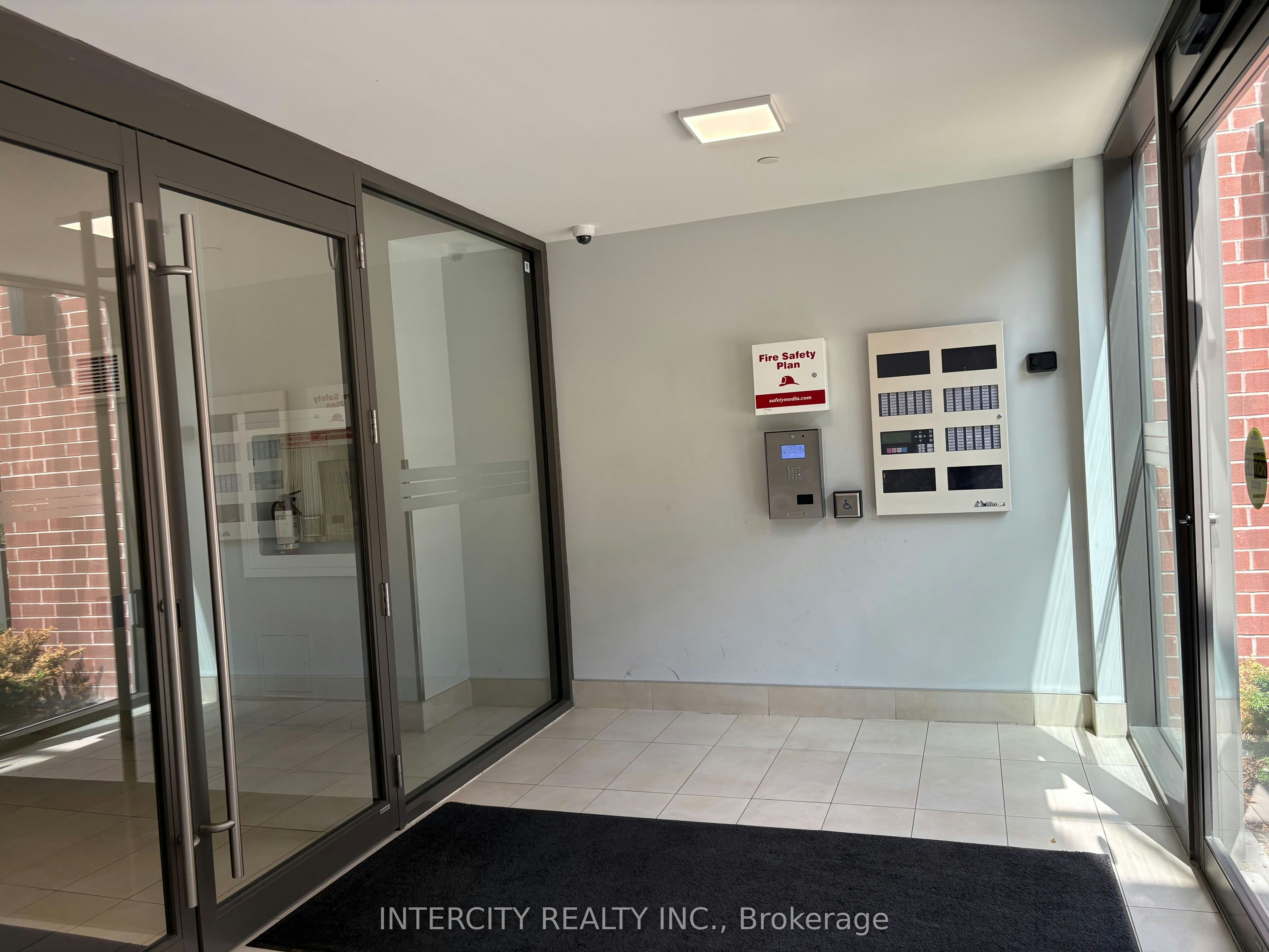 355-75 Attmar Drive, Brampton, ON, L6P 0Y6 - 2
