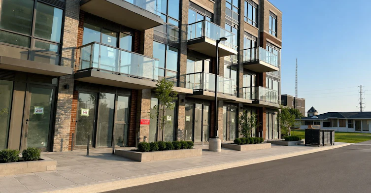 355-75 Attmar Drive, Brampton, ON, L6P 0Y6
