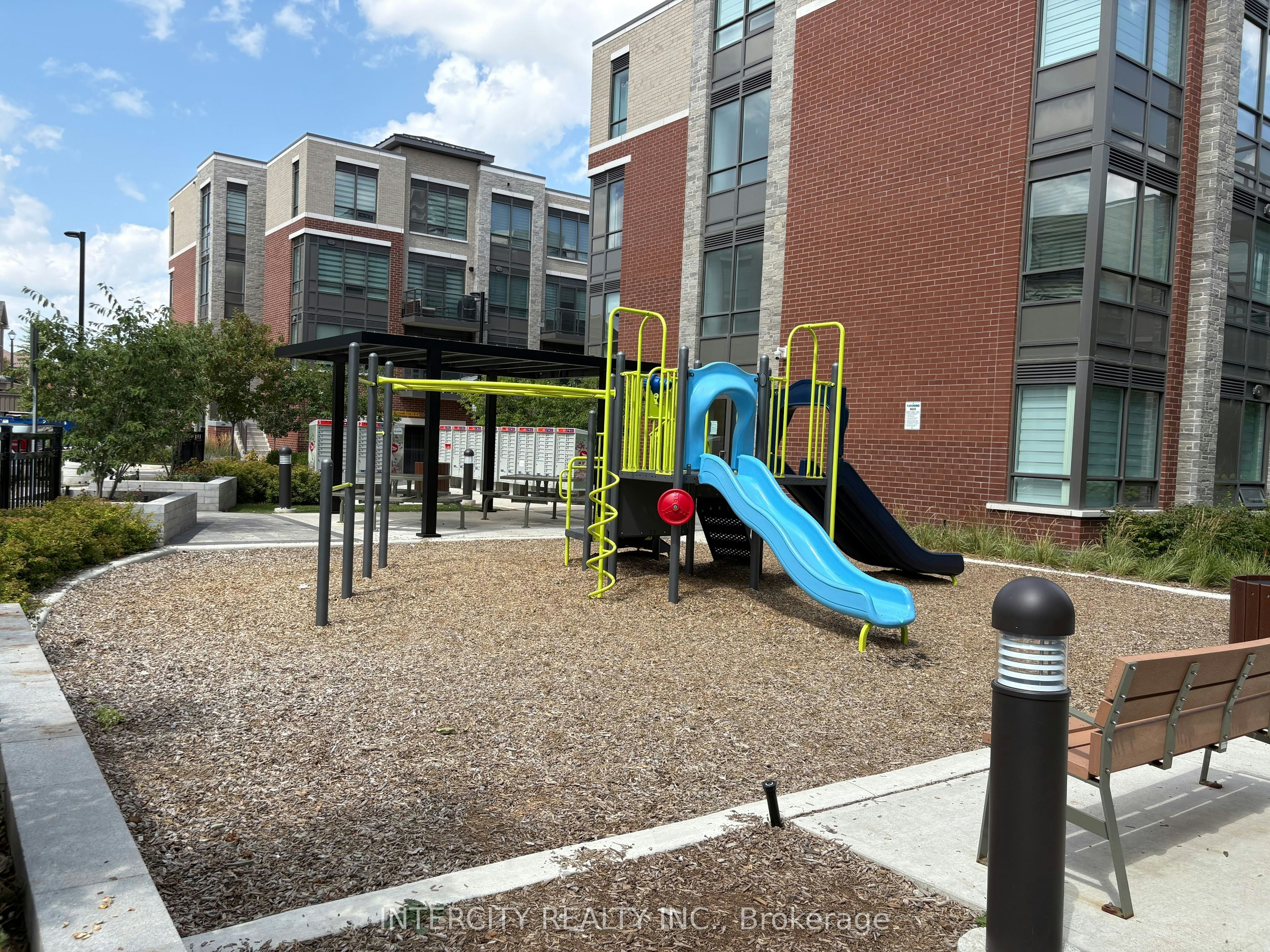 355-75 Attmar Drive, Brampton, ON, L6P 0Y6 - 5
