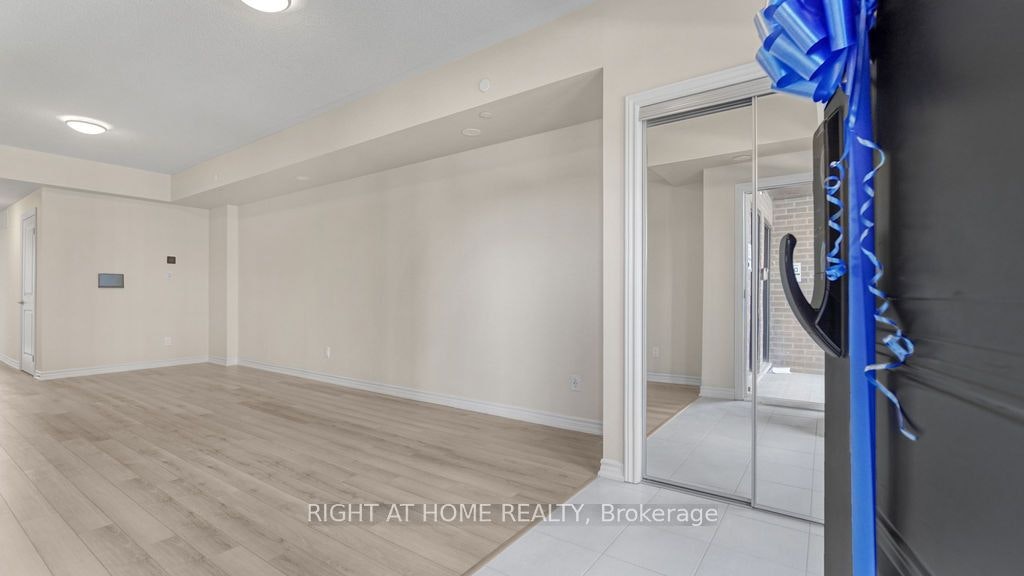 220-349 Wheat Boom Drive, Oakville, ON, L6H 7X5 - 5