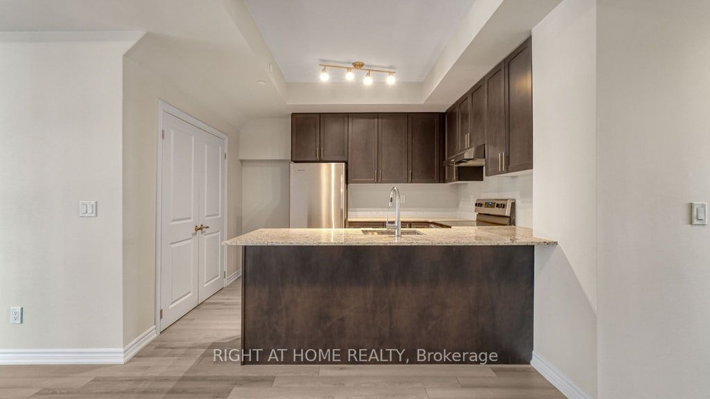 220-349 Wheat Boom Drive, Oakville, ON, L6H 7X5 - 12