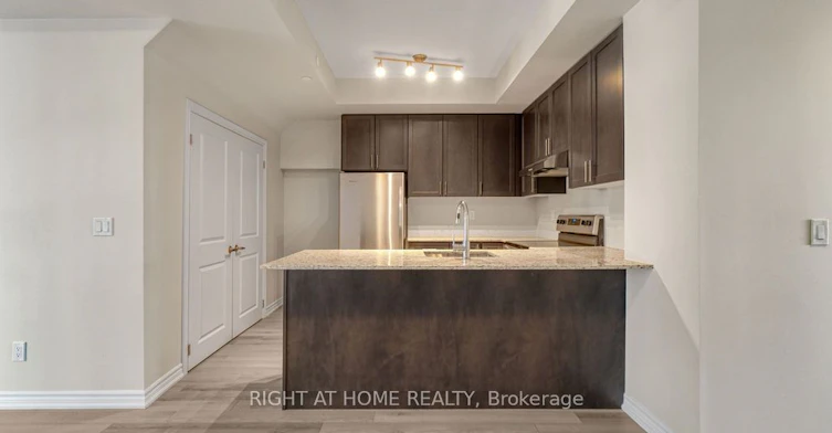 220-349 Wheat Boom Drive, Oakville, ON, L6H 7X5 - 12