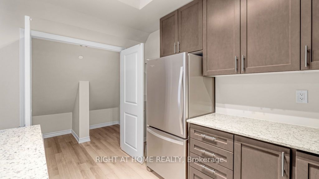 220-349 Wheat Boom Drive, Oakville, ON, L6H 7X5 - 14