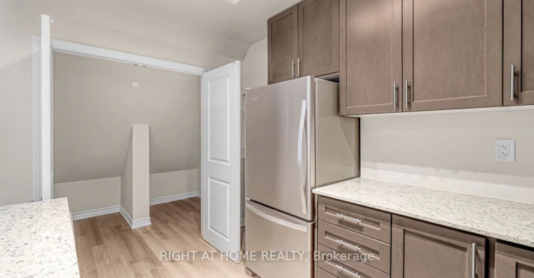 220-349 Wheat Boom Drive, Oakville, ON, L6H 7X5 - 14
