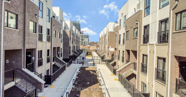 220-349 Wheat Boom Drive, Oakville, ON, L6H 7X5
