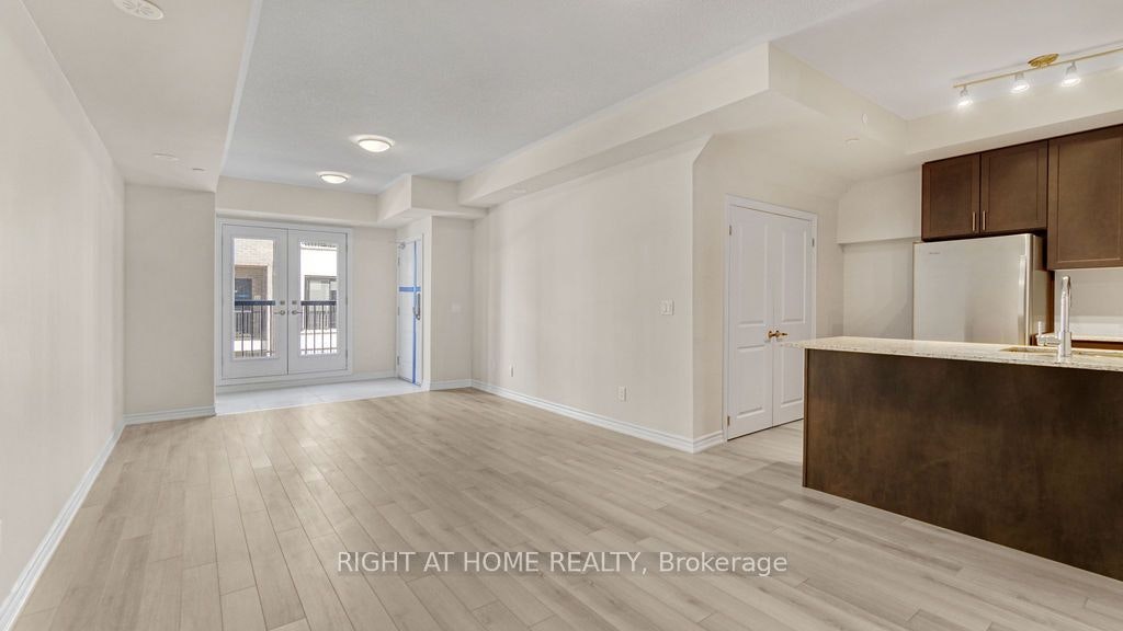 220-349 Wheat Boom Drive, Oakville, ON, L6H 7X5 - 10