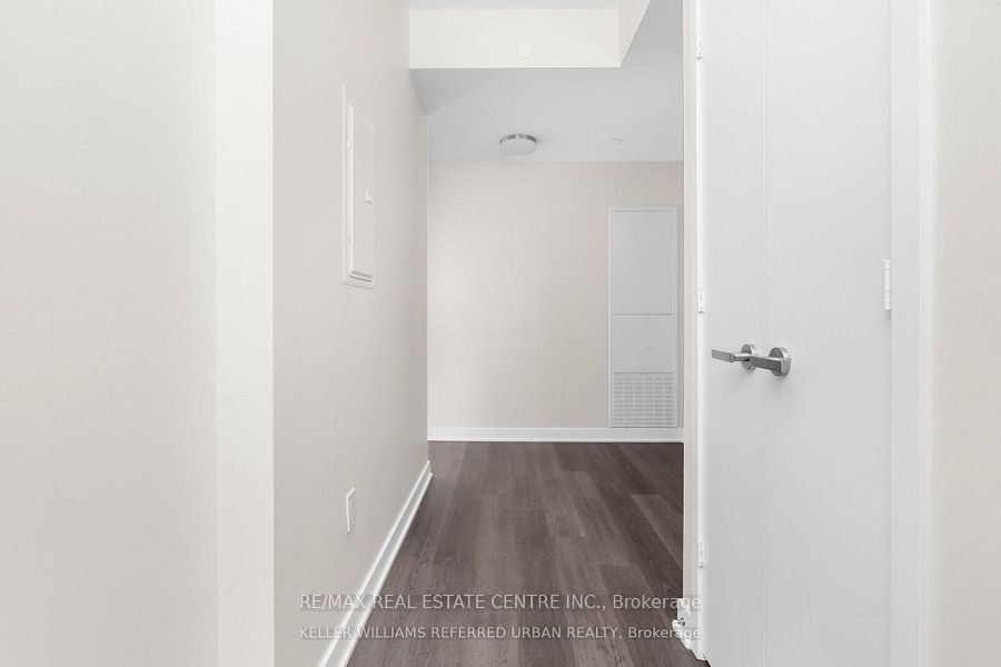 5701-3900 Confederation Parkway, Mississauga, ON, L5B 0M3 - 4