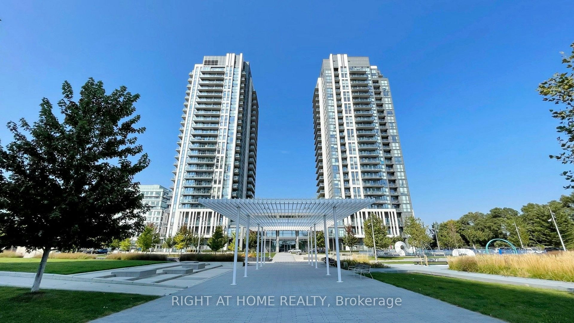 1807-15 Zorra Street, Toronto, ON, M8Z 0C1