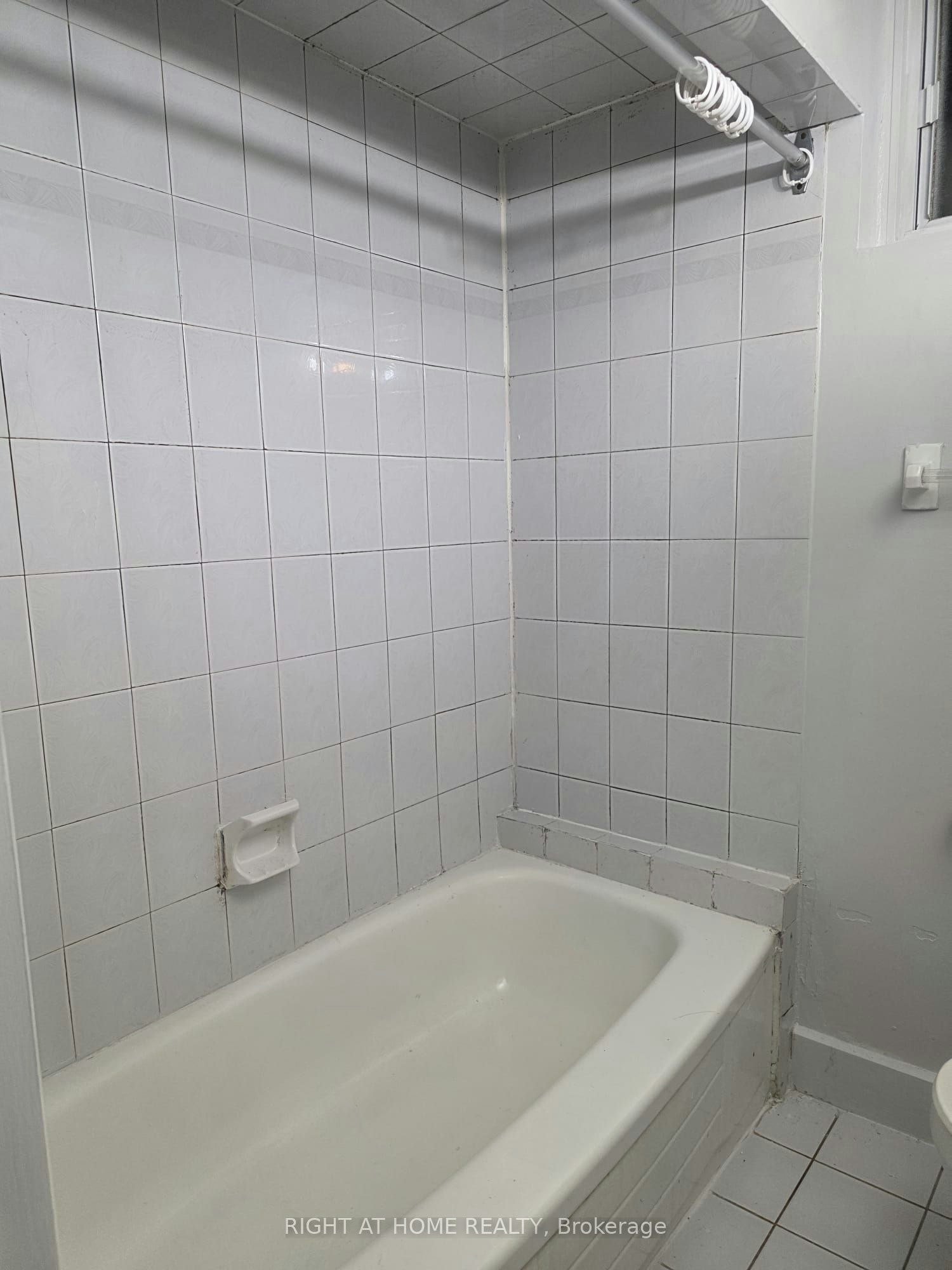 Bsmt-14 Alhart Drive, Toronto, ON, M9V 2M9 - 6