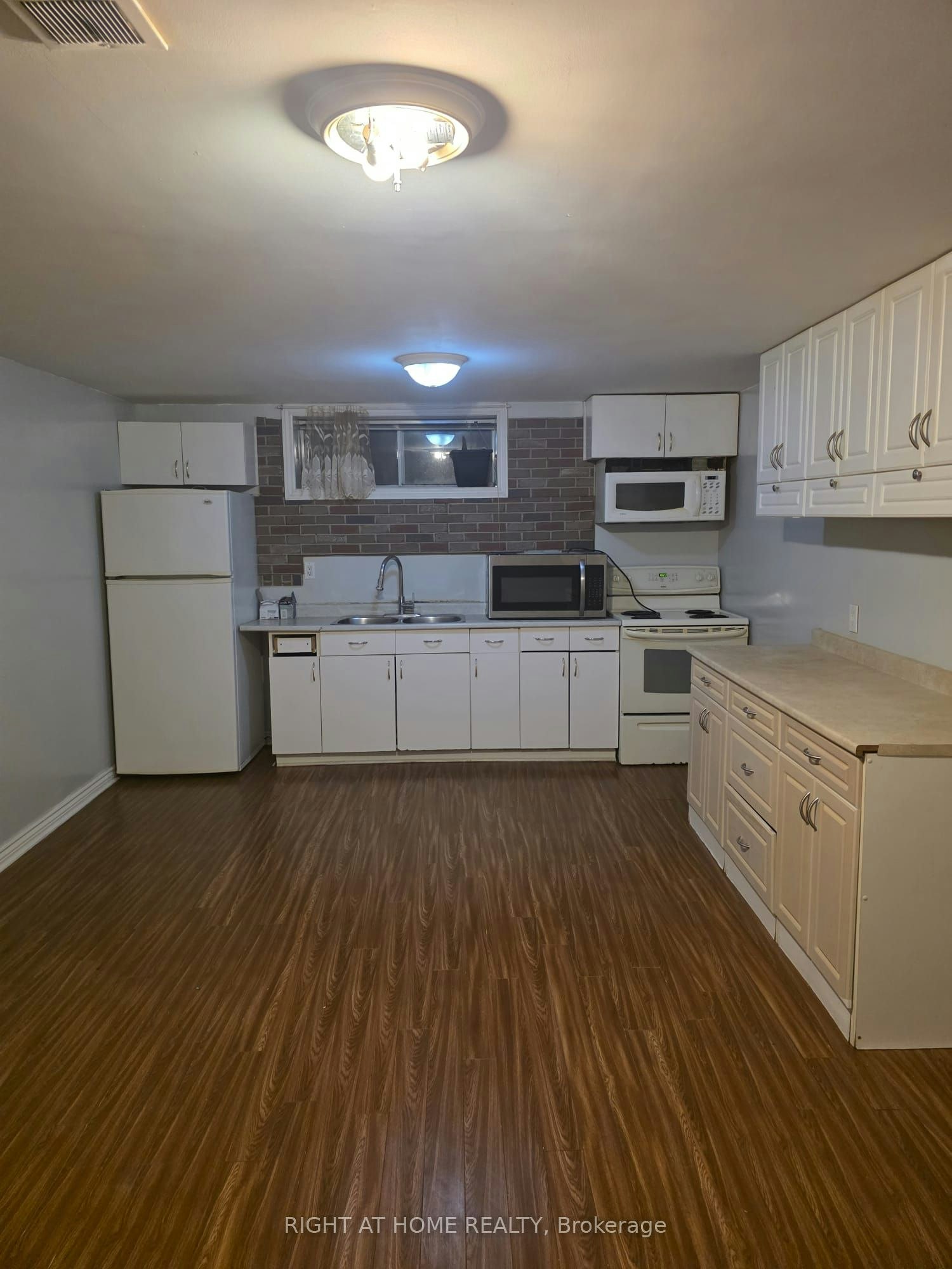 Bsmt-14 Alhart Drive, Toronto, ON, M9V 2M9 - 13