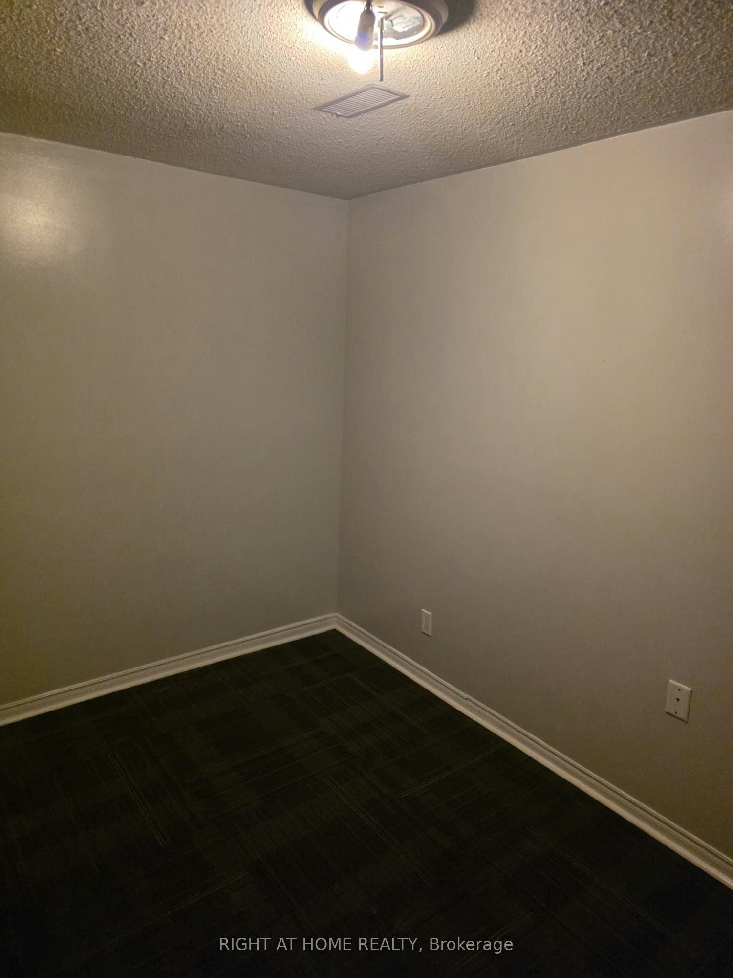 Bsmt-14 Alhart Drive, Toronto, ON, M9V 2M9 - 8