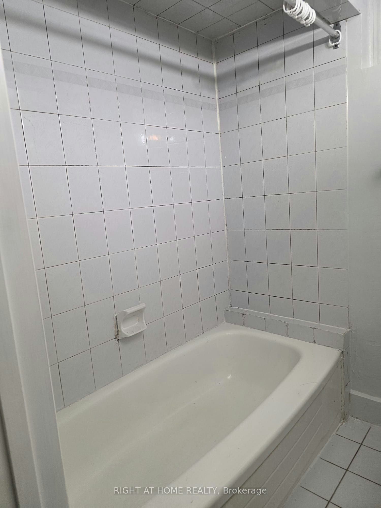 Bsmt-14 Alhart Drive, Toronto, ON, M9V 2M9 - 7