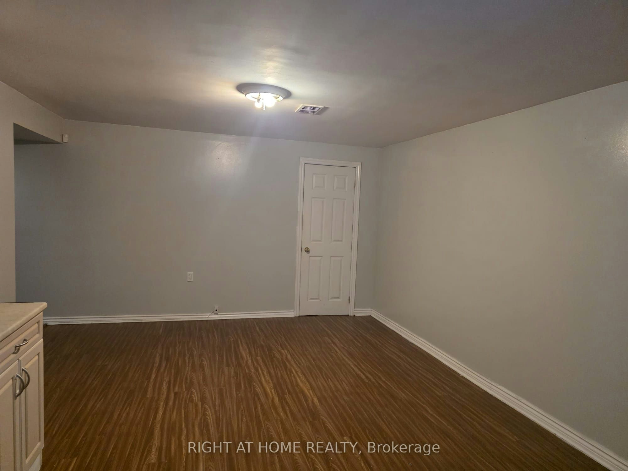 Bsmt-14 Alhart Drive, Toronto, ON, M9V 2M9 - 10