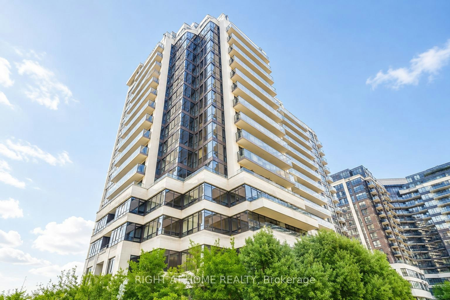 608-1 De Boers Drive, Toronto, ON, M3J 0G6