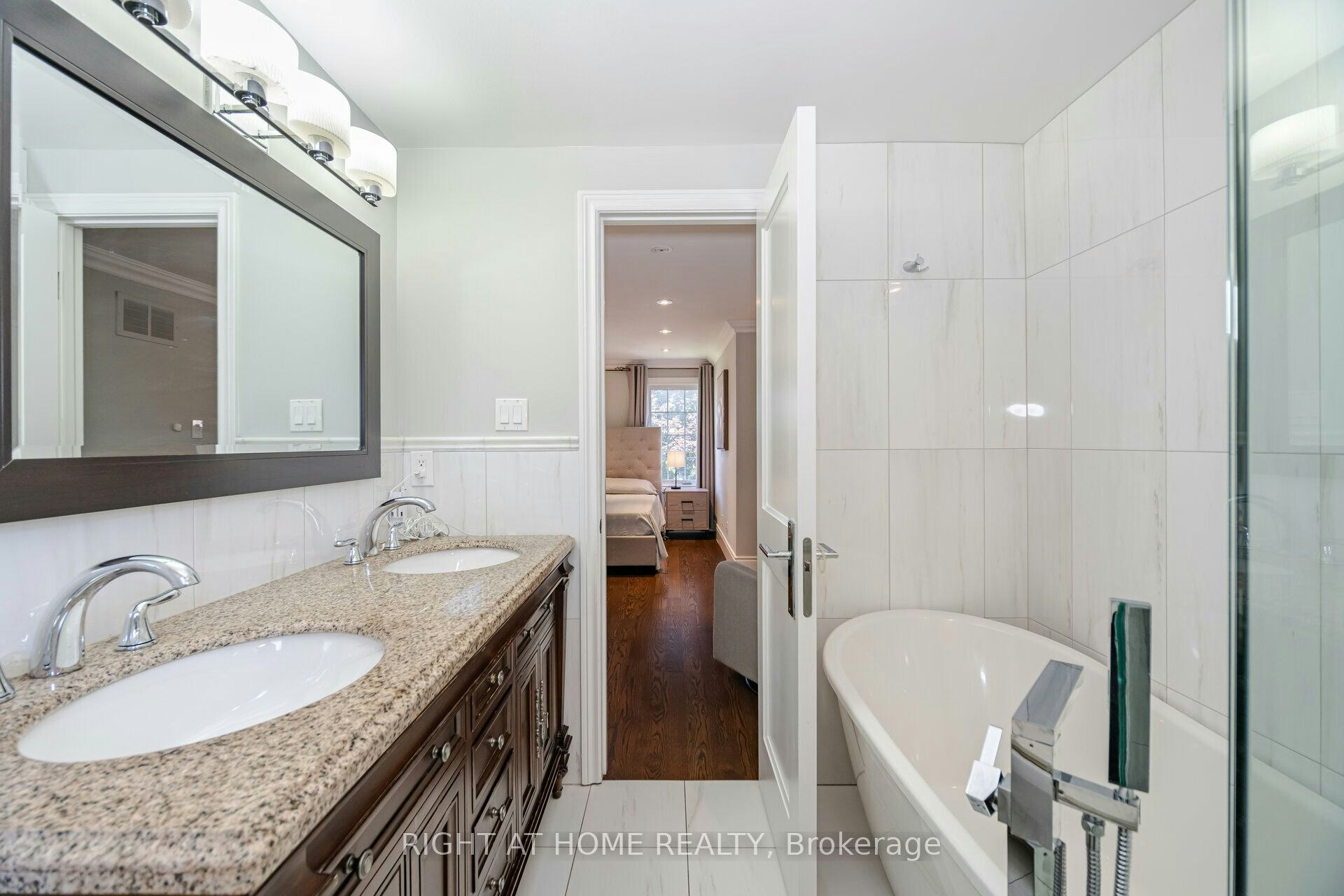 19 Talgarth Road, Toronto, ON, M9B 6H1 - 17