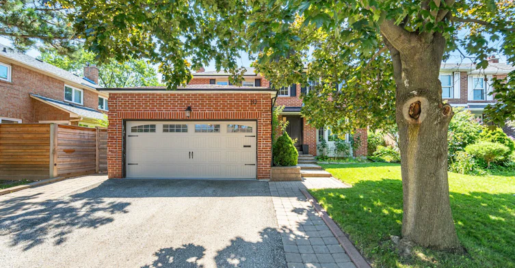 19 Talgarth Road, Toronto, ON, M9B 6H1