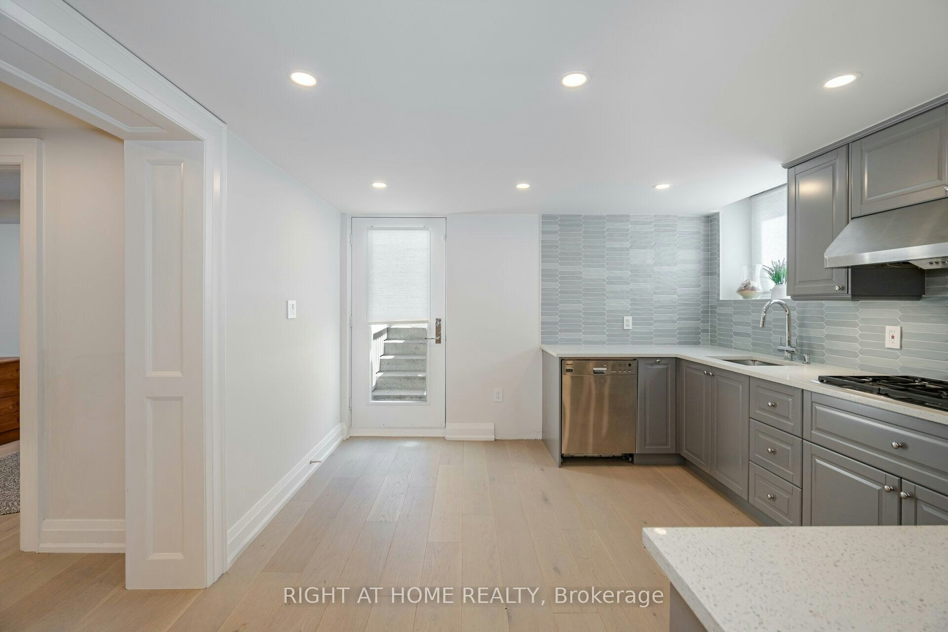 19 Talgarth Road, Toronto, ON, M9B 6H1 - 26
