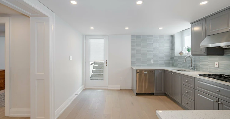 19 Talgarth Road, Toronto, ON, M9B 6H1 - 26