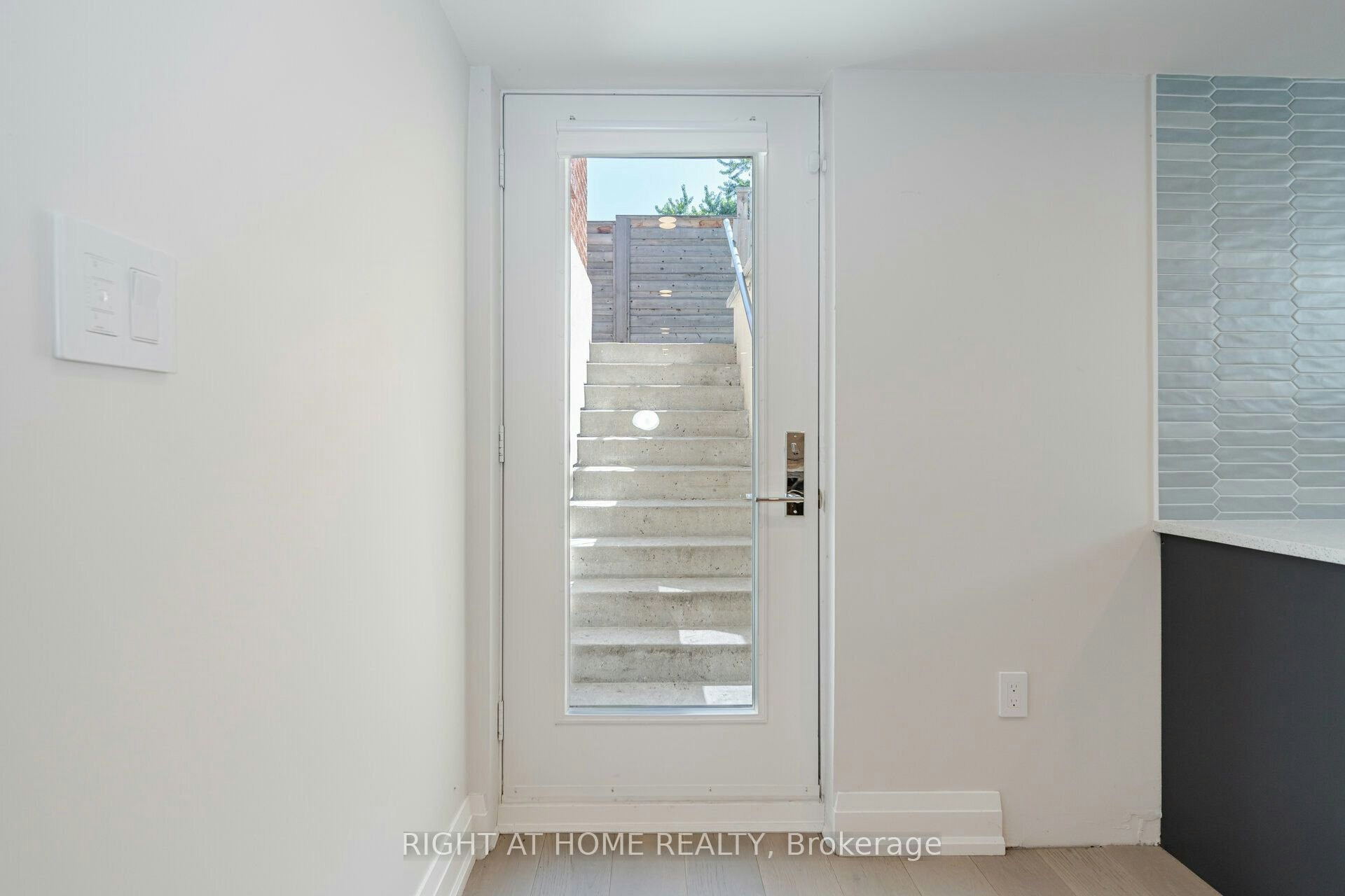 19 Talgarth Road, Toronto, ON, M9B 6H1 - 36