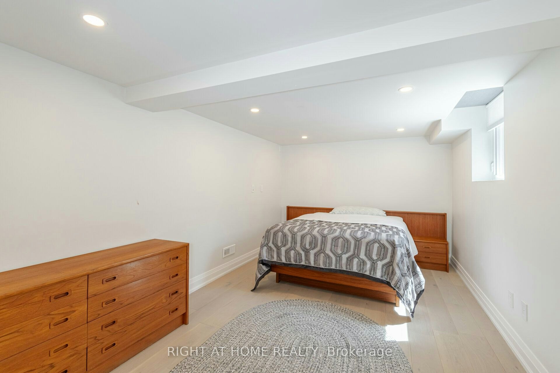 19 Talgarth Road, Toronto, ON, M9B 6H1 - 31