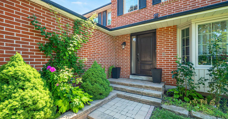19 Talgarth Road, Toronto, ON, M9B 6H1 - 2