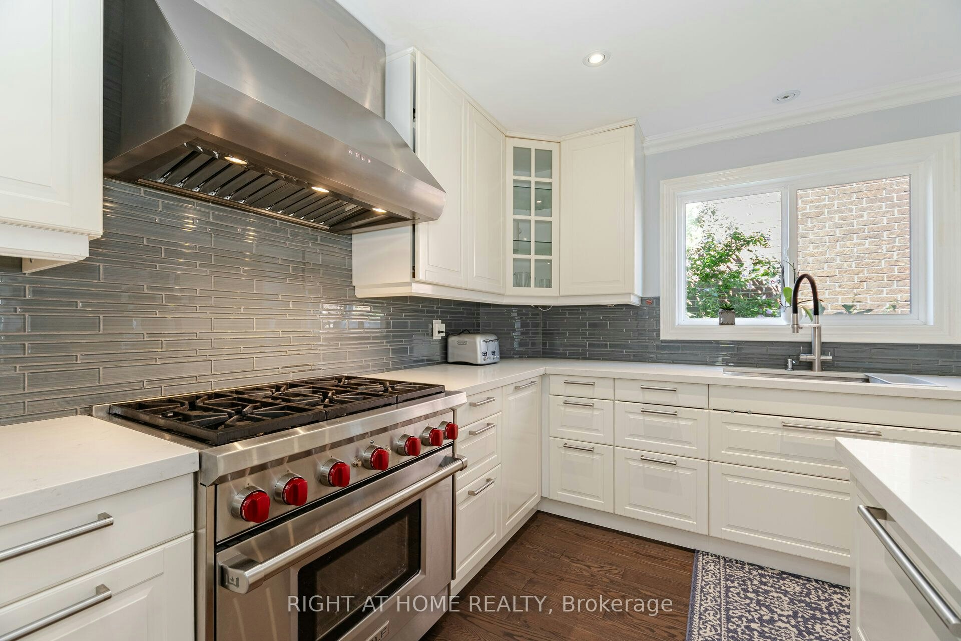 19 Talgarth Road, Toronto, ON, M9B 6H1 - 8
