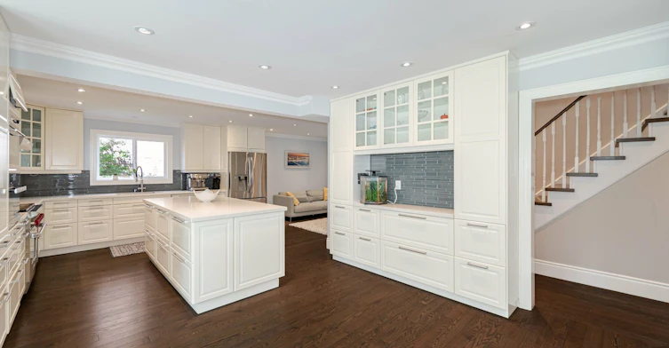 19 Talgarth Road, Toronto, ON, M9B 6H1 - 6