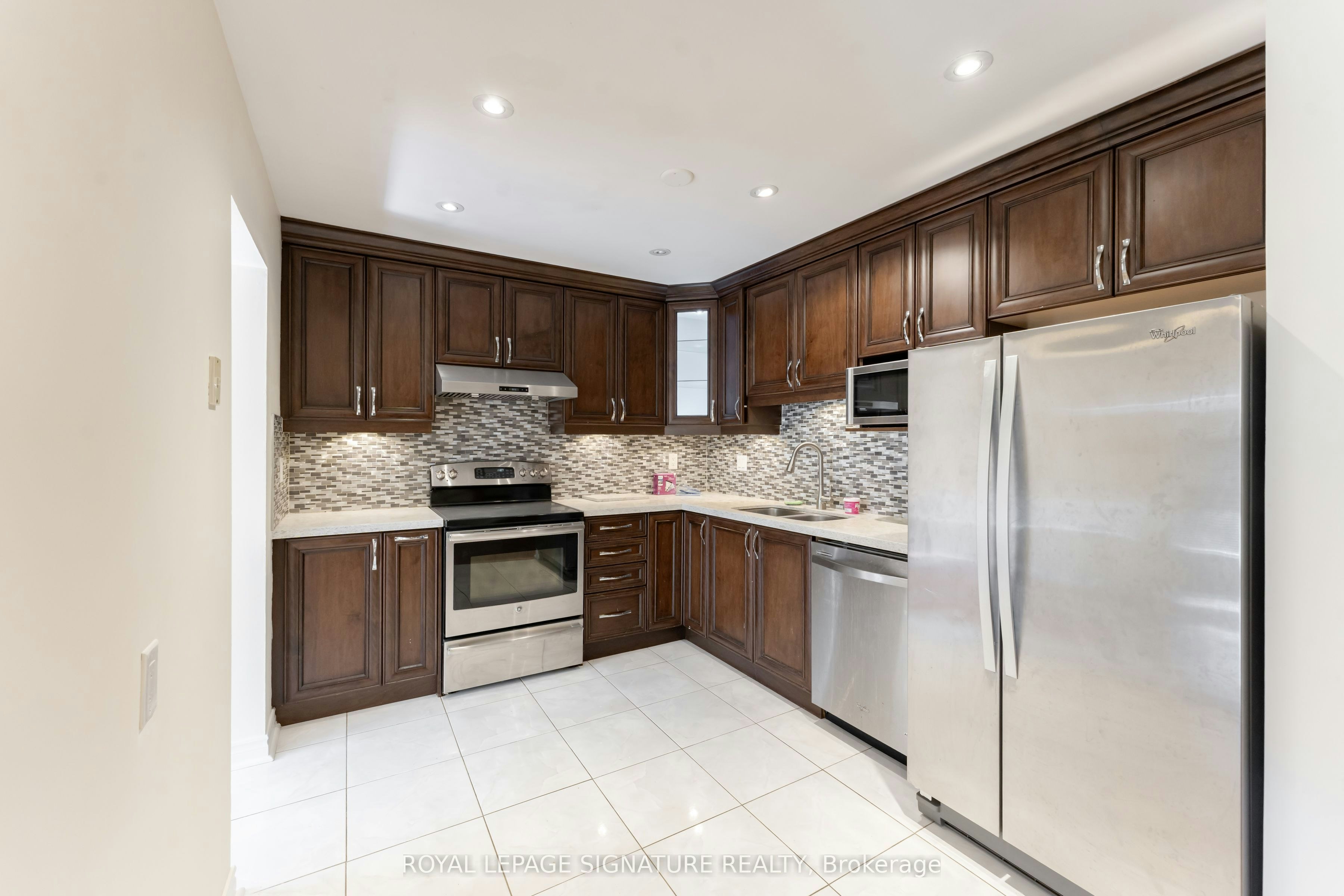 40-2825 Gananoque Drive, Mississauga, ON, L5N 1V6 - 3