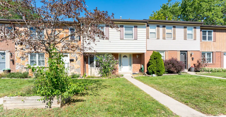 40-2825 Gananoque Drive, Mississauga, ON, L5N 1V6 - 40