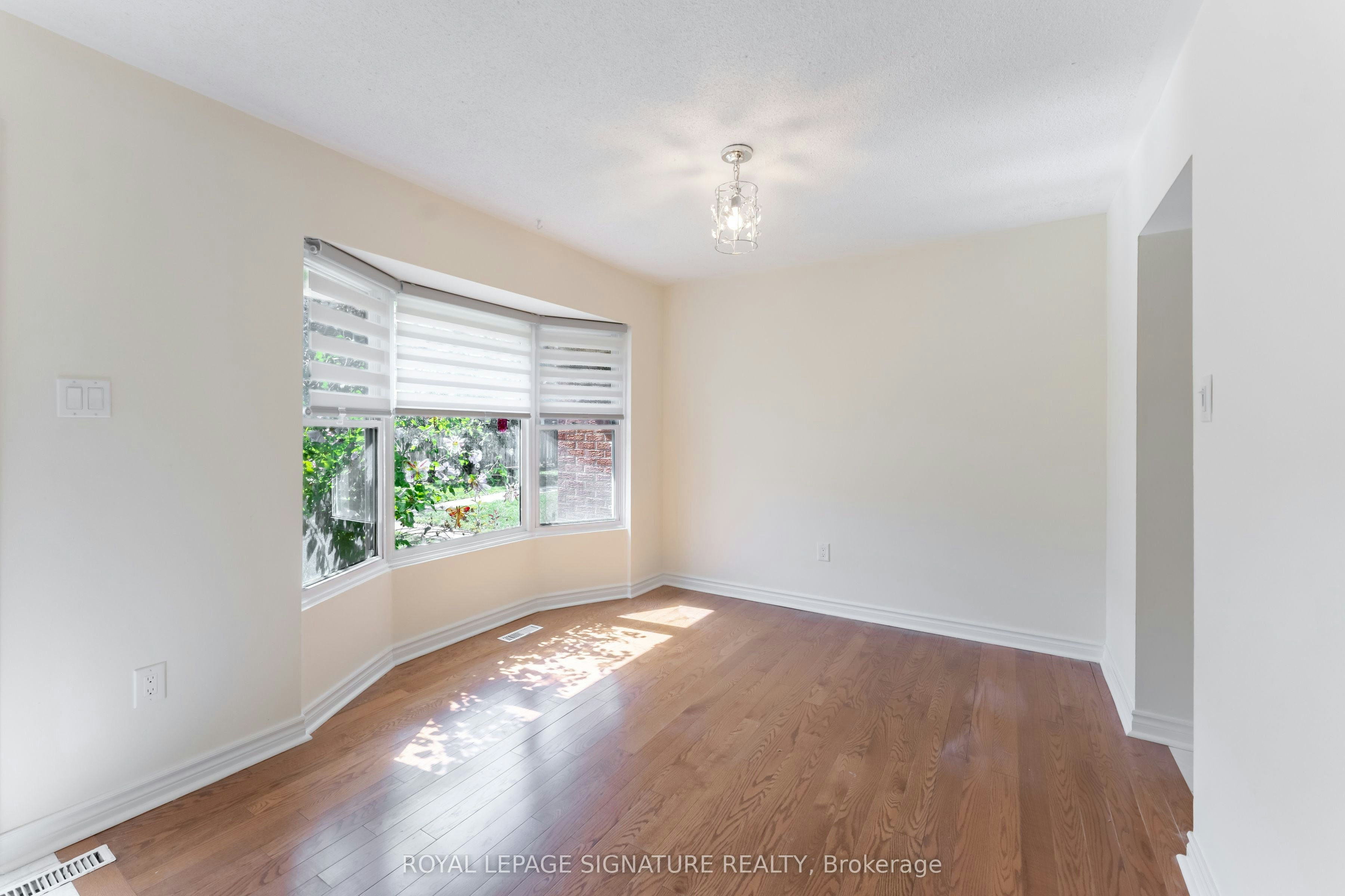 40-2825 Gananoque Drive, Mississauga, ON, L5N 1V6 - 2