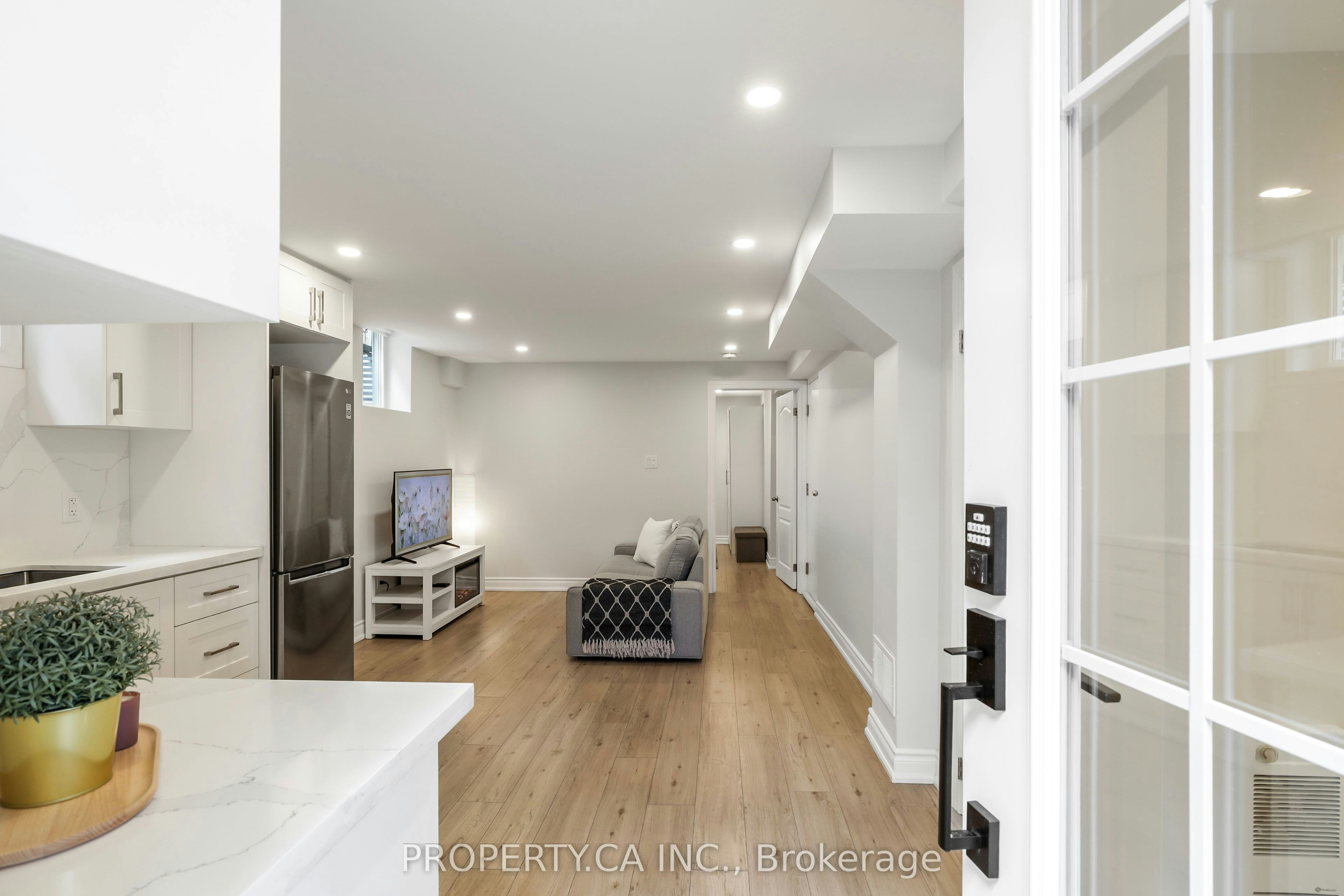 Lower-891 Willowbank Trail, Mississauga, ON, L4W 3M2 - 2