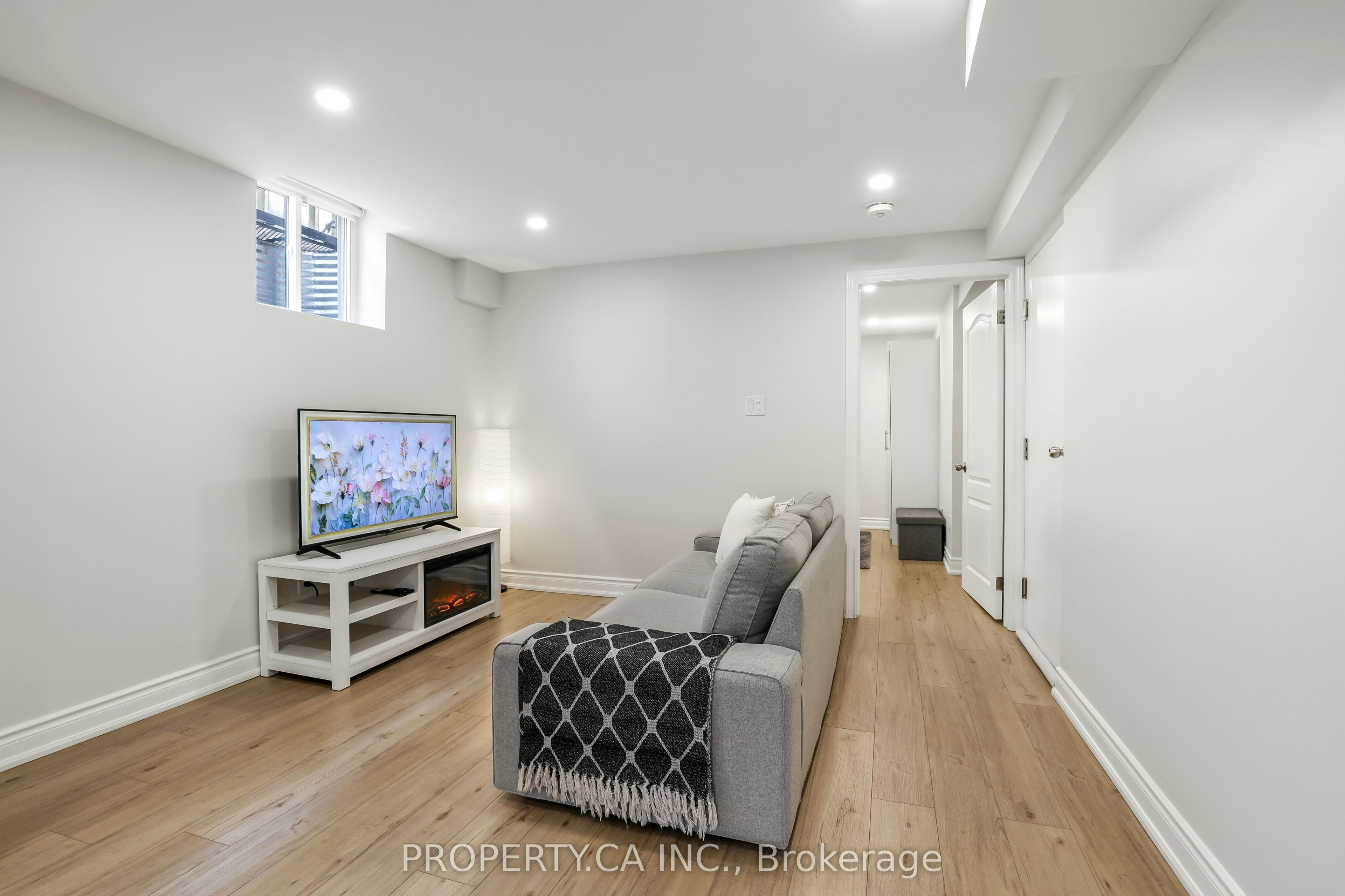 Lower-891 Willowbank Trail, Mississauga, ON, L4W 3M2 - 9