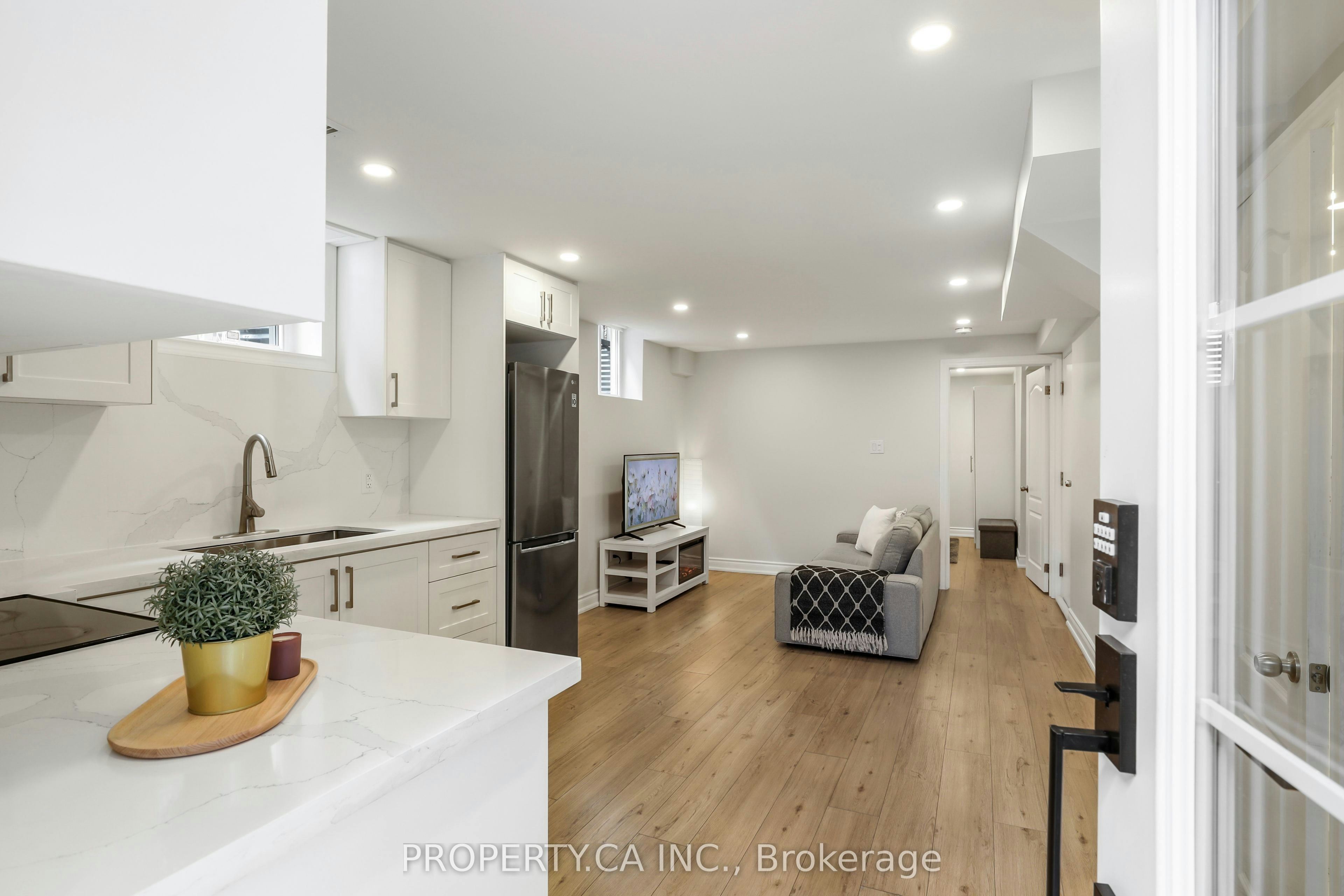 Lower-891 Willowbank Trail, Mississauga, ON, L4W 3M2 - 3