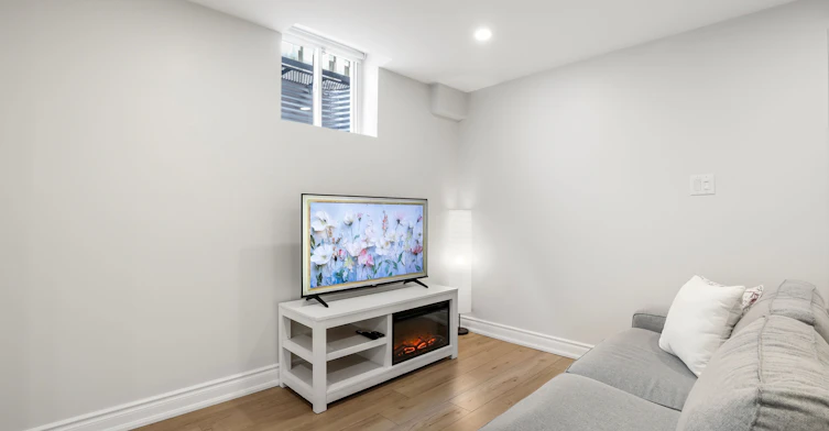 Lower-891 Willowbank Trail, Mississauga, ON, L4W 3M2 - 10